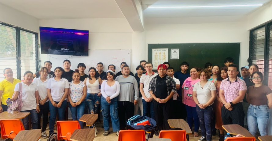 Grupo de estudiantes de Bachillerato en aula